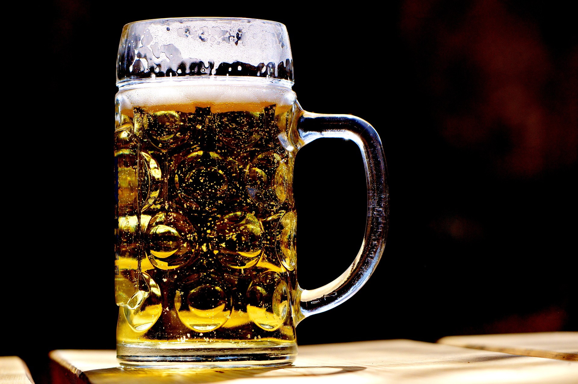 The Importance of Beer Glassware to Complement Your Drink – Our Guide